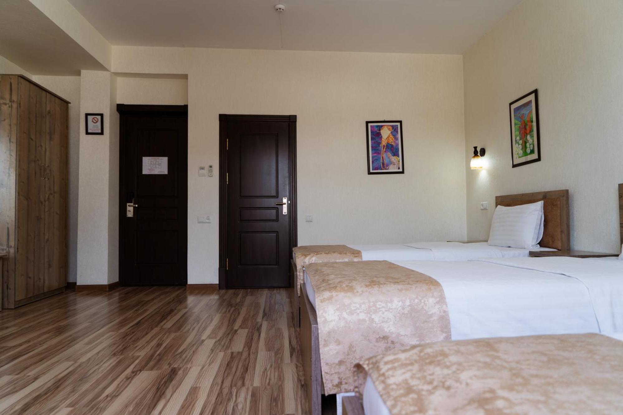 Tourist Inn Hotel Tashkent Bagian luar foto
